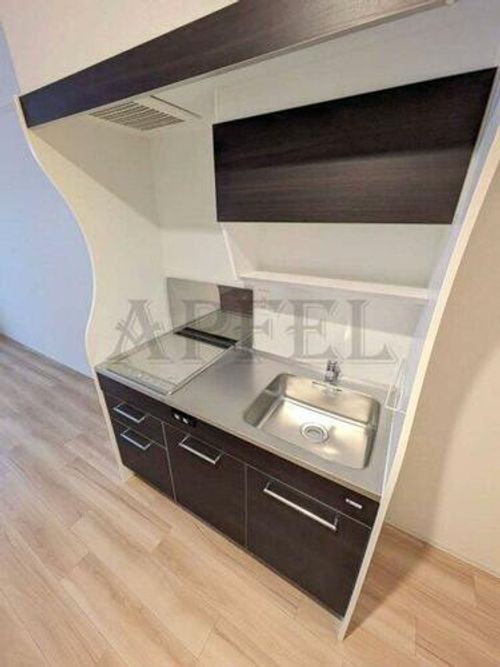 セレニテ本町東リアンのキッチン