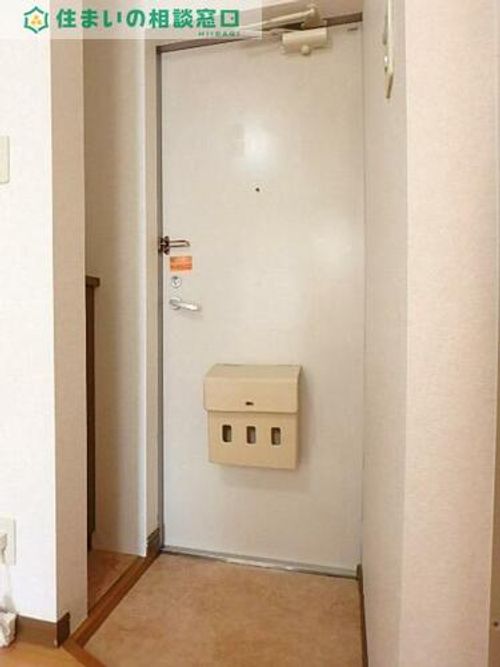 愛知県岡崎市鴨田町字荒子(アパート)の賃貸物件の玄関