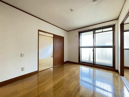 イコアスの居間