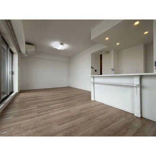 アルバックス日進(060070)の居間