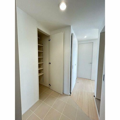 楠ヴィレッジ3-Aの玄関