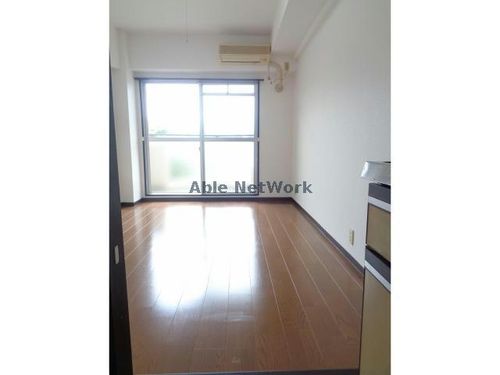 ライズワン河内長野レジデンス7317の居間