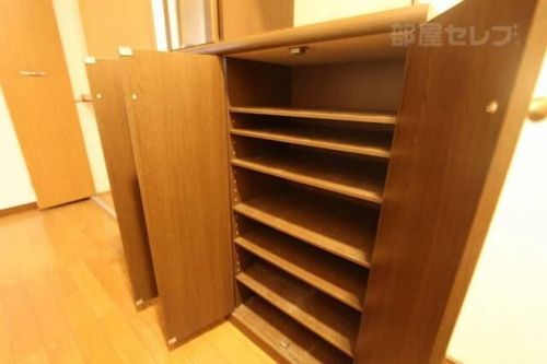 シティーガーデン善進本町405の玄関