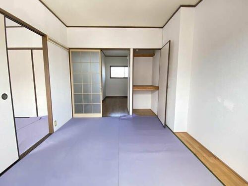 ストリングスフジの居間