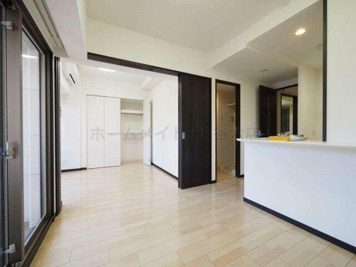 アーデンタワー本町イーストの居間