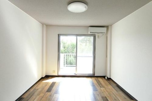 ジュネス御堂坂 B棟202の内装