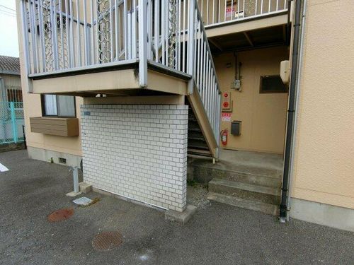 緑ヶ丘ハイツの玄関