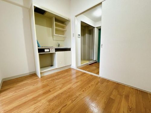 フローレンス小野原206の居間