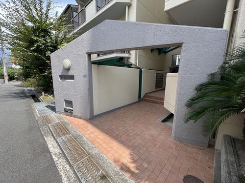 フローレンス小野原206の玄関