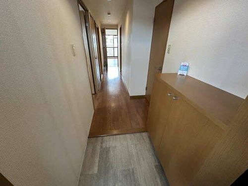 桜ハイツ平川の玄関