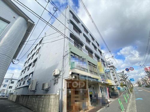 関山ビルの外観