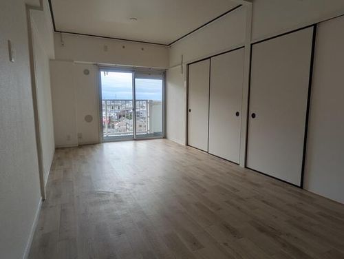 UR玉串西0050808の居間