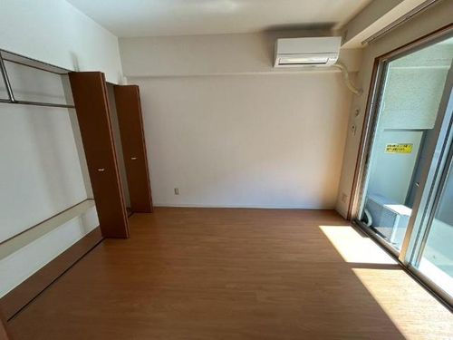 ソーラスフロント富船325の居間