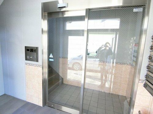 グレイス西山台の玄関