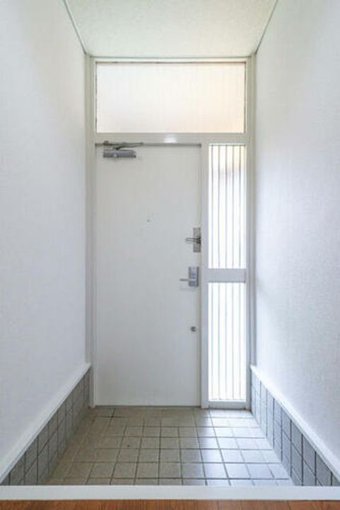 UR藤沢台第五0000421の玄関