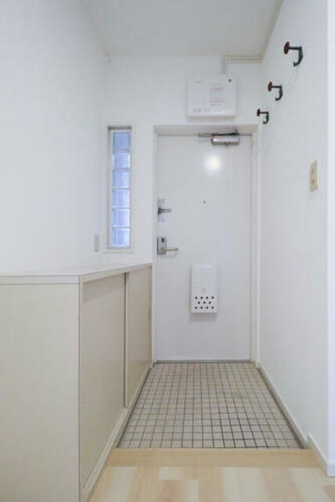 URアーベイン大手町0031101の玄関