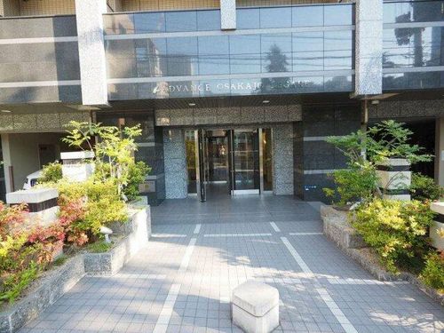 アドバンス大阪城レガーレの玄関