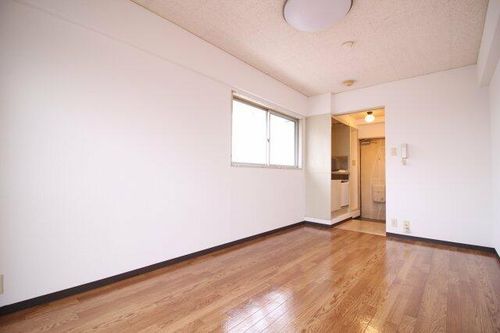 ジョイフル垂水南の居間