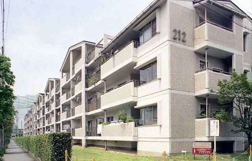 URグリーンタウン槇島2130402の外観