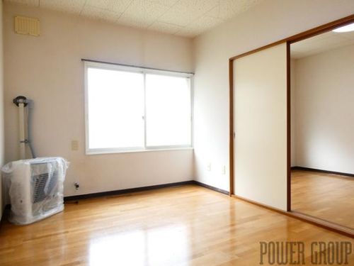 ハイツラッキーの居間