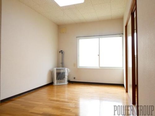 ハイツラッキーの居間