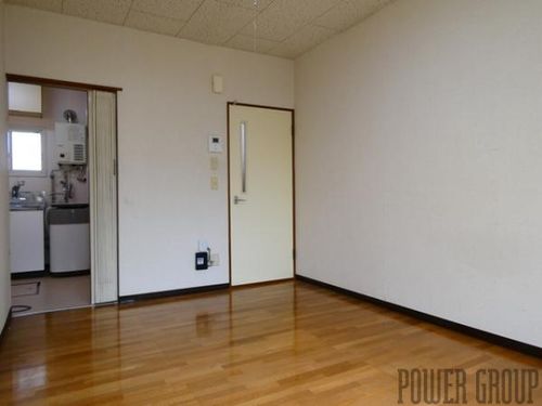 ハイツラッキーの居間