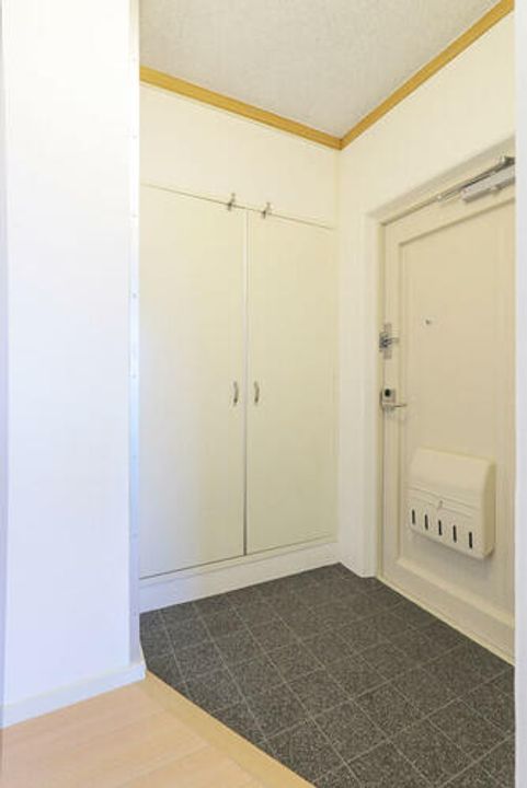 UR落合3140504の玄関