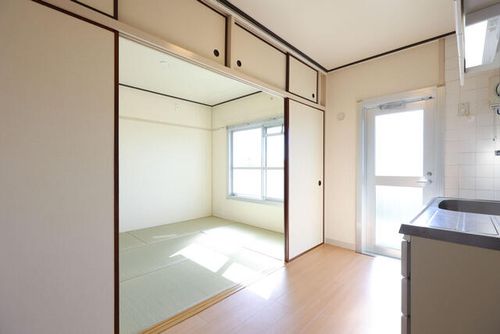 UR鈴蘭台第二0260401の居間