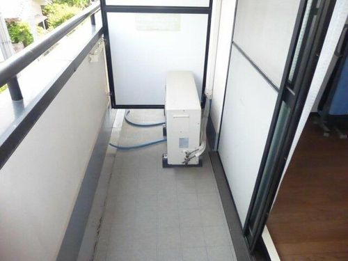 コンフォール林の内装