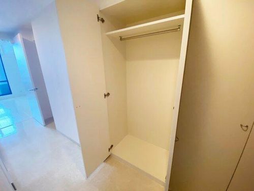 メゾン・ド・ヴィレ大阪城公園前の玄関