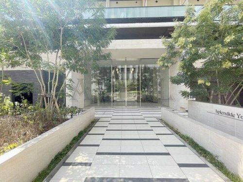 スプランディッド淀屋橋DUEの玄関