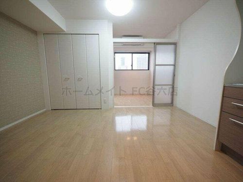 HS梅田EASTの居間