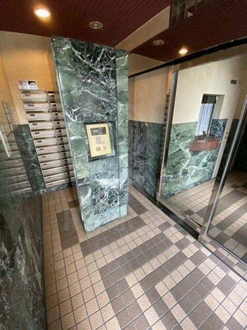 ピュアドームプログレッソ天神の玄関