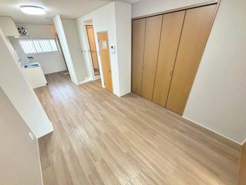 松川マンションの居間