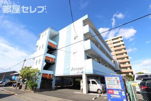 Reveur十一屋101の外観