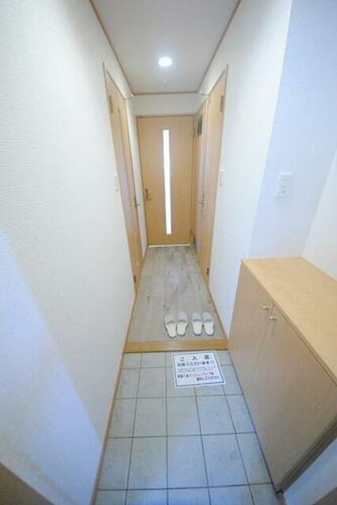 ウィステリア参番館の玄関