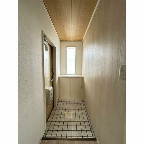 ひばりヶ丘ハイツD棟207の玄関