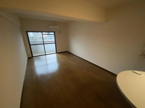 朝日プラザ小倉足立402の居間