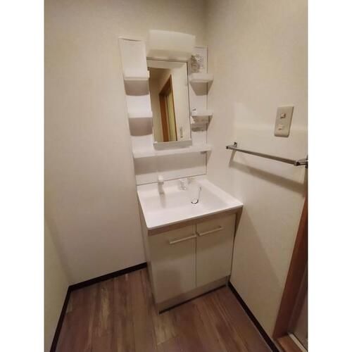 センタービル913の内装