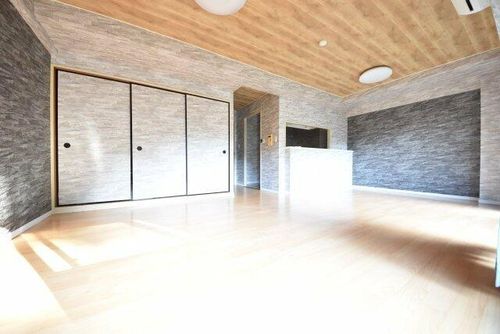 朝日プラザモンターニュ北神戸1番館の居間