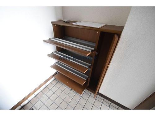 愛知県一宮市浅井町河田字桜の里(アパート)の賃貸物件の玄関