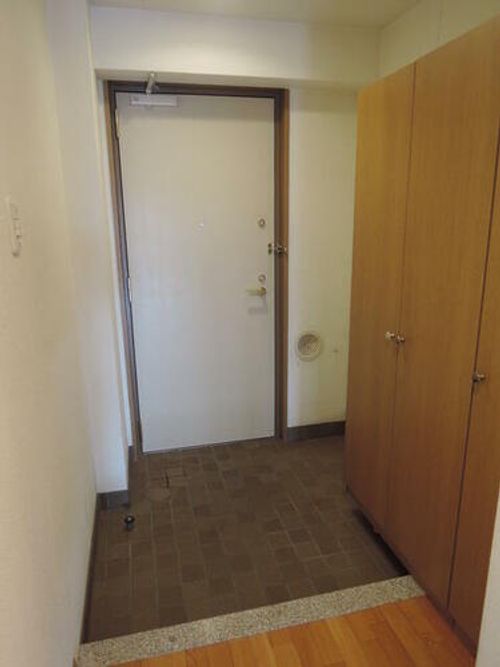マンションヒットの玄関