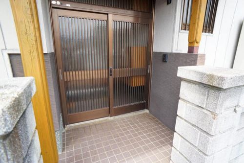 福岡県中間市東中間3丁目(一戸建)の賃貸物件1の玄関