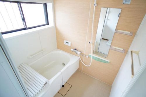 福岡県中間市東中間3丁目(一戸建)の賃貸物件1の風呂