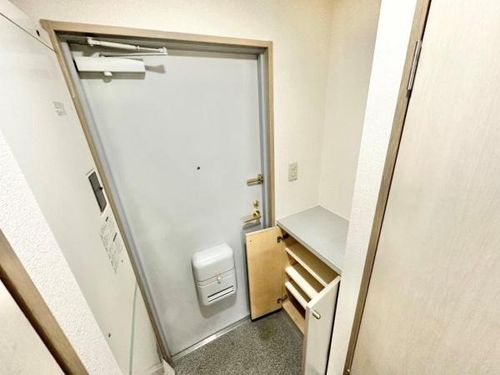 あべの恵寿ビルの玄関