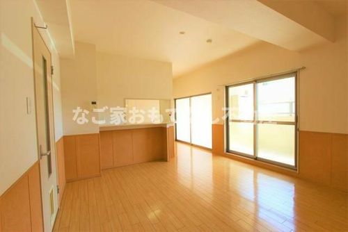 愛知県清須市阿原池之表(マンション)の賃貸物件201の居間