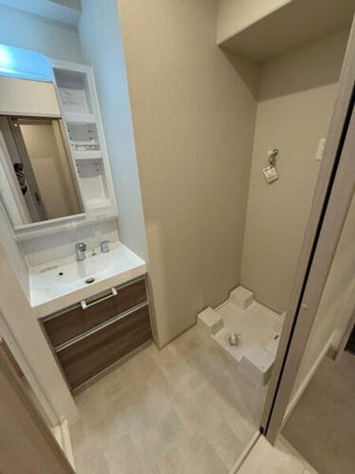 LEGEND高見の内装