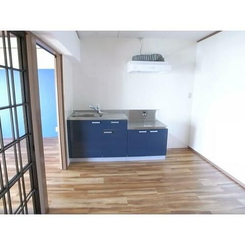 レジデンス花畑南302の居間