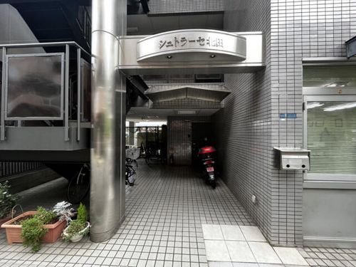 シュトラーセ北田403の玄関