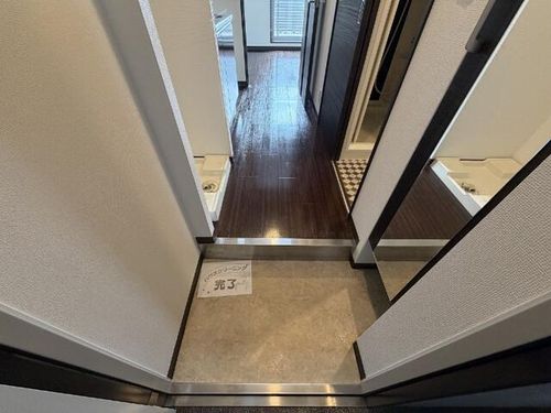 大阪府大阪市生野区小路1丁目(マンション)の賃貸物件の玄関